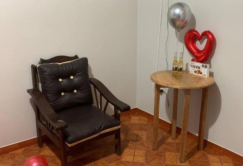 پانسیون Hospedaje Toscano Suites