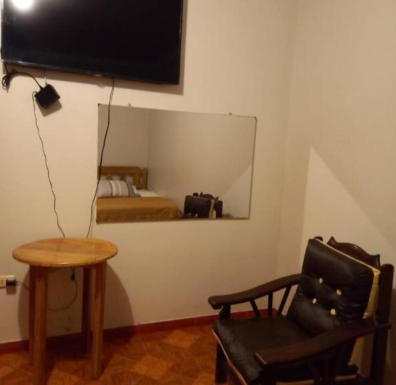 پانسیون Hospedaje Toscano Suites