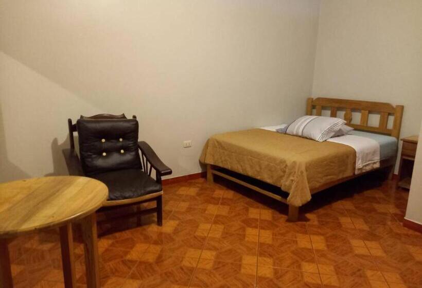 پانسیون Hospedaje Toscano Suites