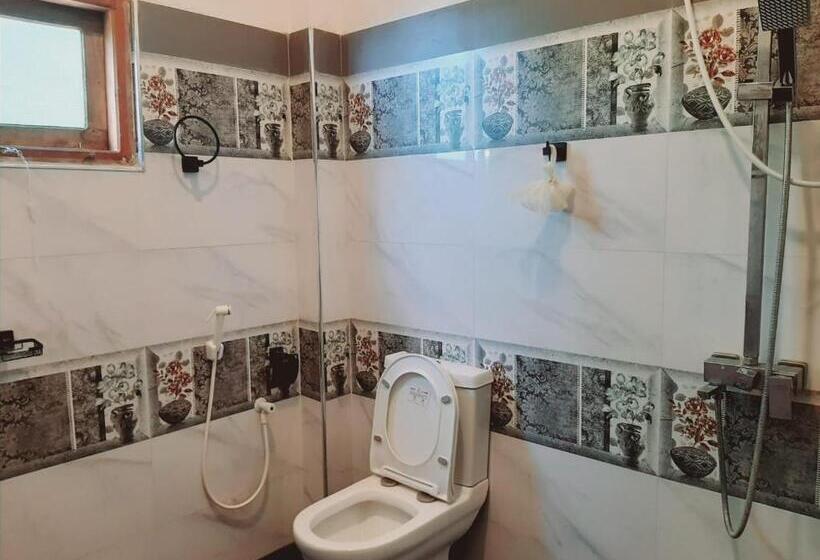 פנסיון King S Cave