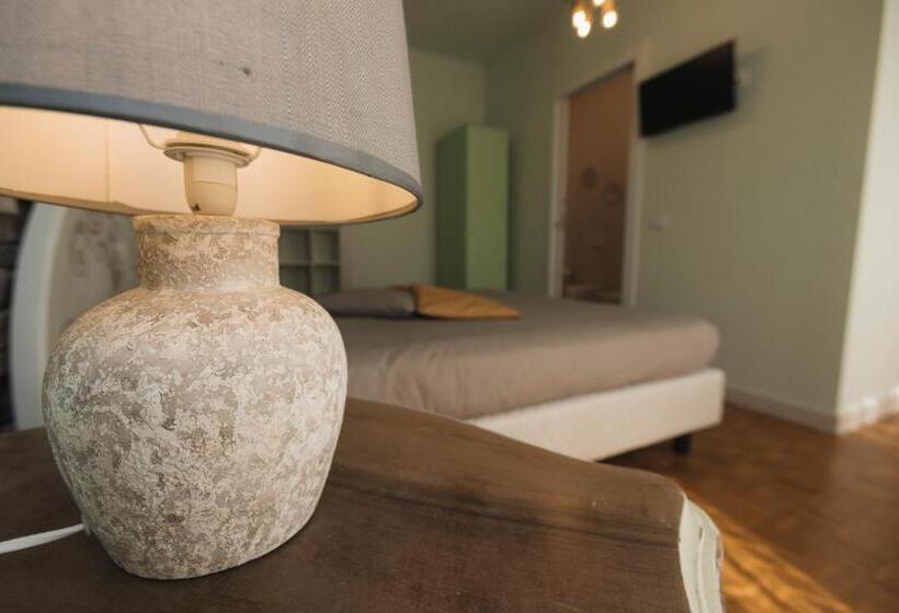 פנסיון La Favola