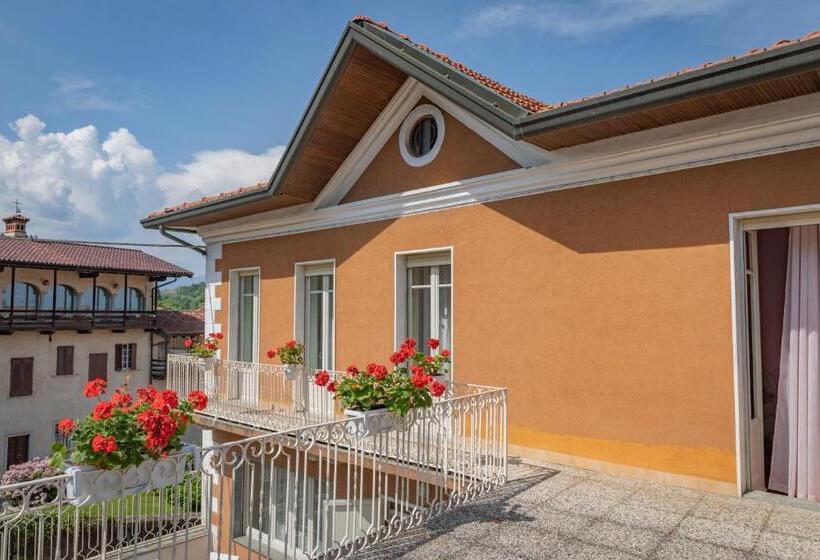 פנסיון La Favola