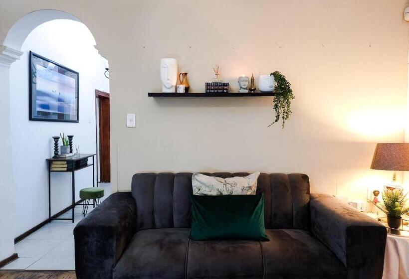 بنسيون Leana Hub Guest House