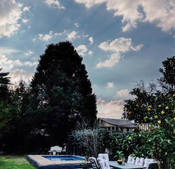 بنسيون Leana Hub Guest House