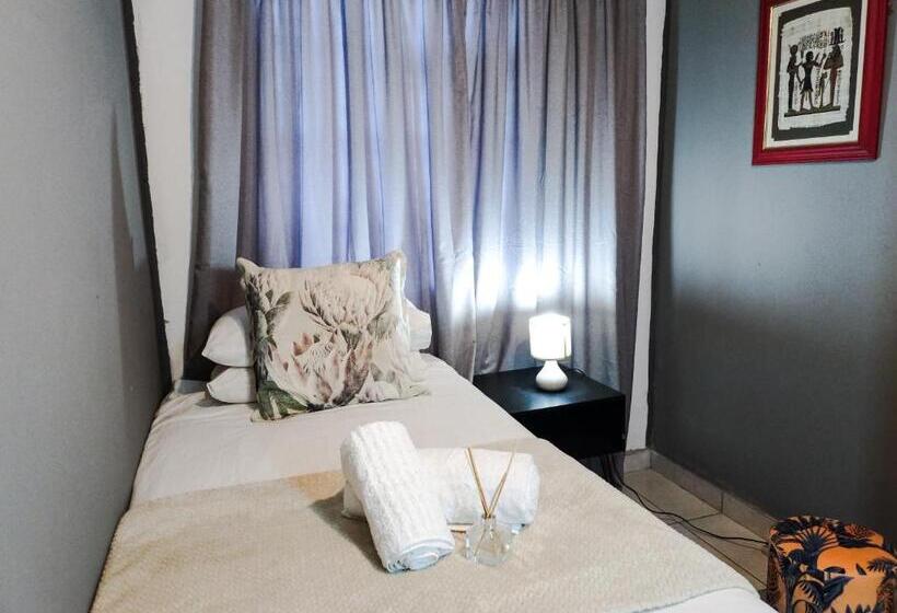 بنسيون Leana Hub Guest House