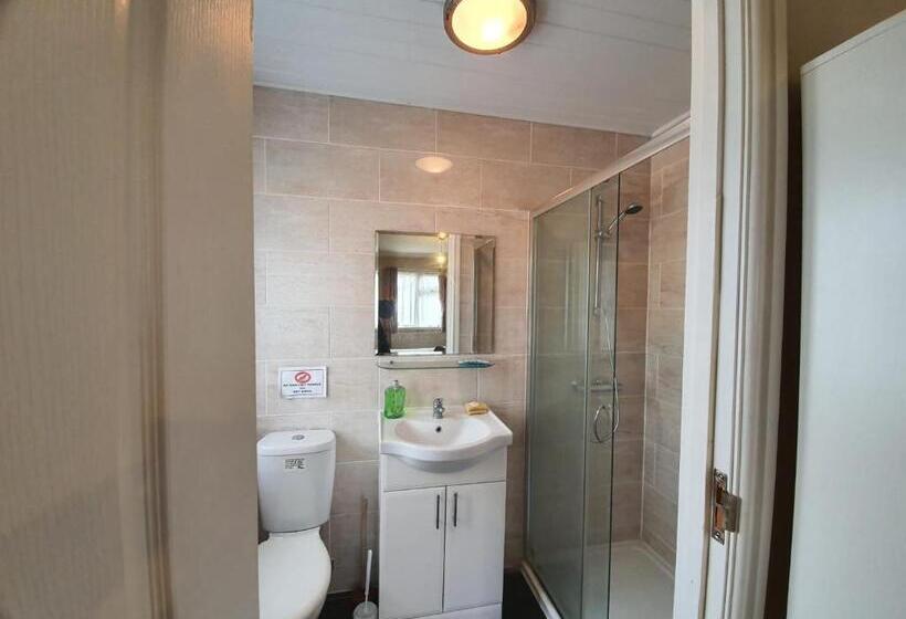 Пансион London Ilford Rooms