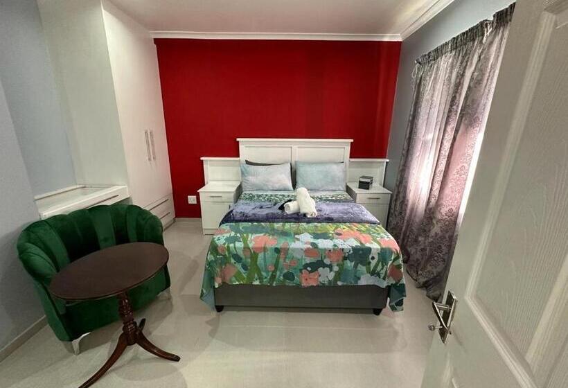 פנסיון Malaika Guest House