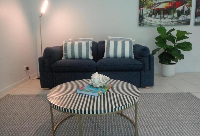 بنسيون Noosa Buoys