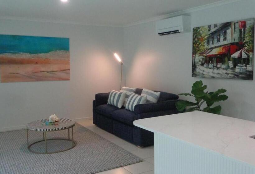 بنسيون Noosa Buoys