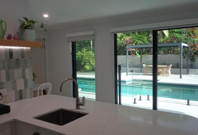 بنسيون Noosa Buoys