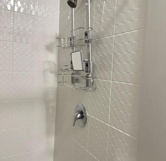 بنسيون Private Room In A Brand New House Ajax Greater Toronto, 30 Min To Pearson Airport