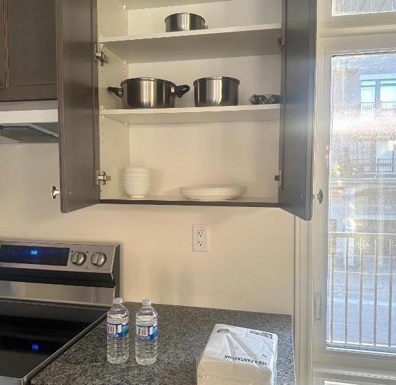 بنسيون Private Room In A Brand New House Ajax Greater Toronto, 30 Min To Pearson Airport