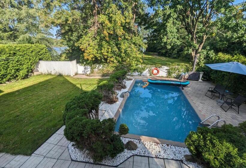 פנסיון Riverview Cottage