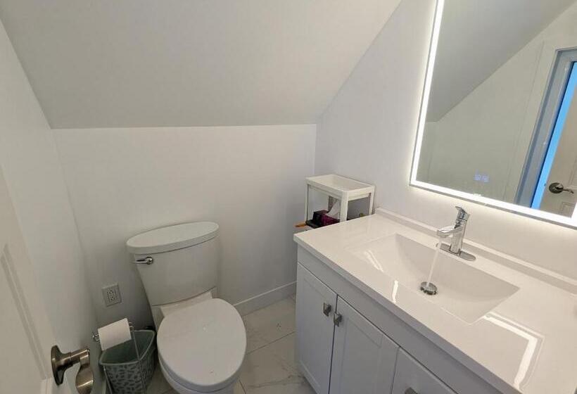 פנסיון Riverview Cottage