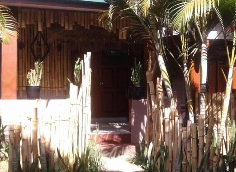 بنسيون Room In Villa   Outback Retreat