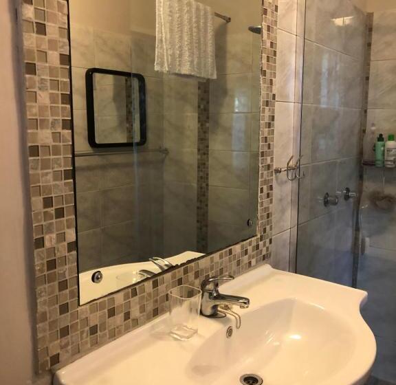 بنسيون Self Catering Guest House