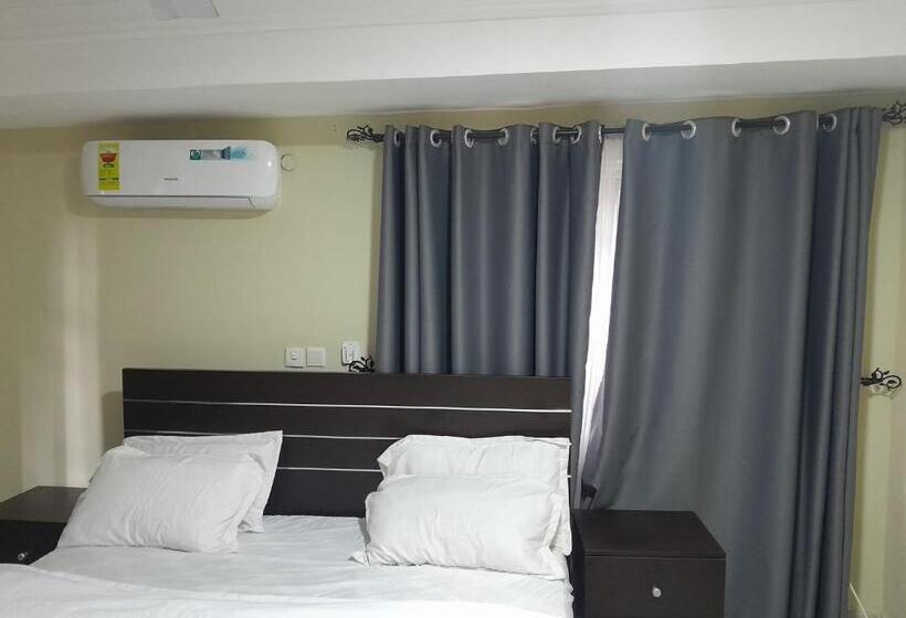 بنسيون Serene Royal Residence Guest House