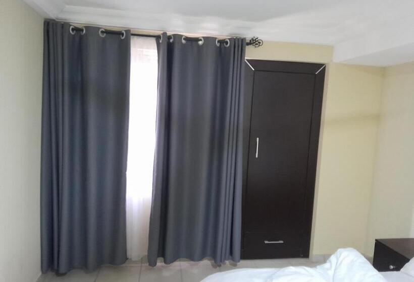 بنسيون Serene Royal Residence Guest House