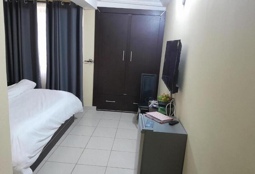 بنسيون Serene Royal Residence Guest House