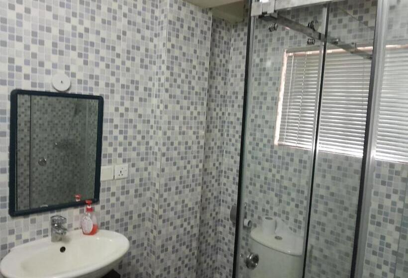 بنسيون Serene Royal Residence Guest House