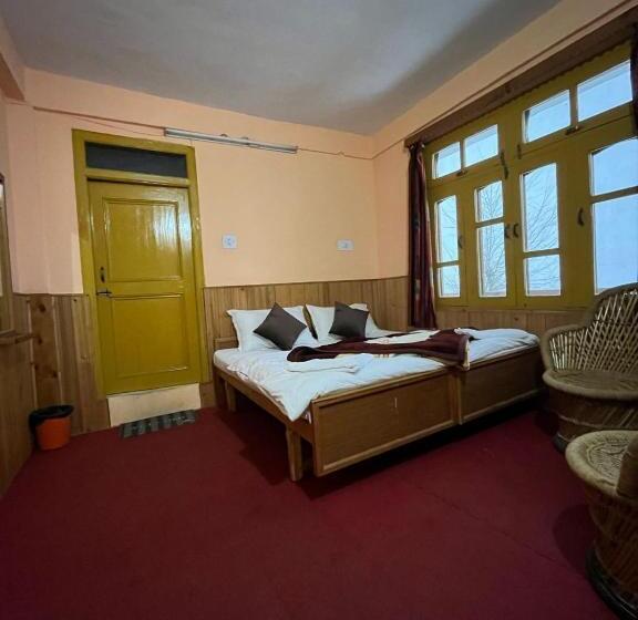 Пансион Sojhaholidayinn