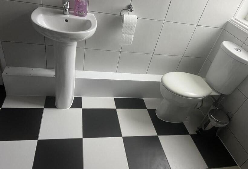 膳宿费 Train Station