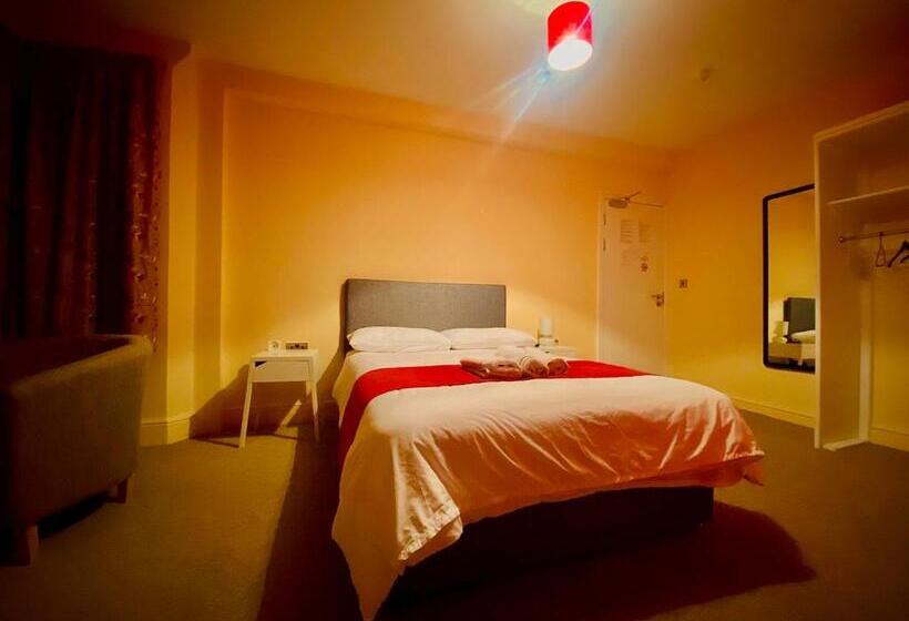 膳宿费 Train Station