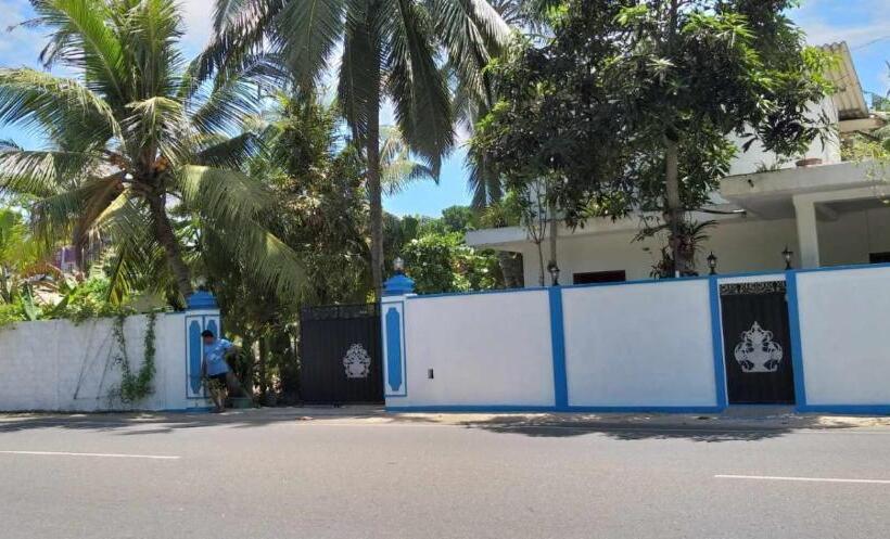 פנסיון Villa Ocean Breeze