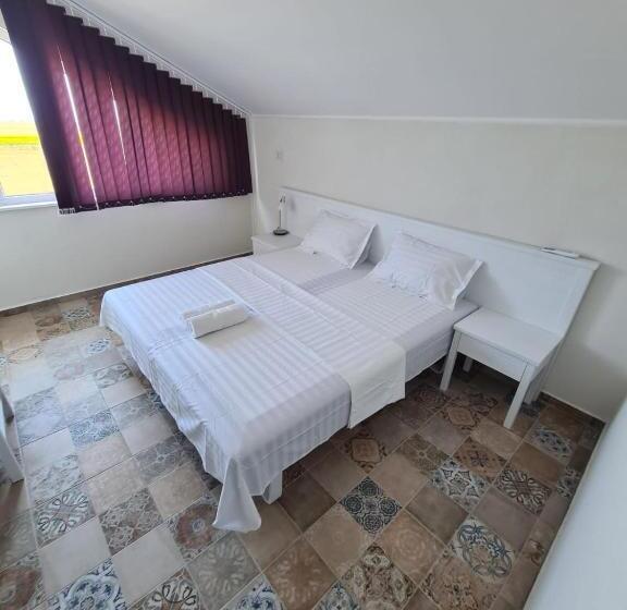 Pensiunea Casa Albă