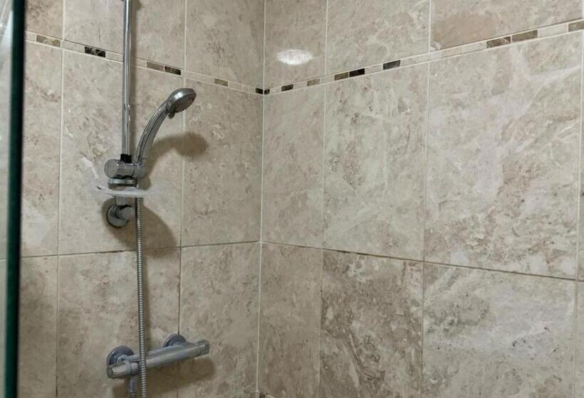 Prince Apartment Inn