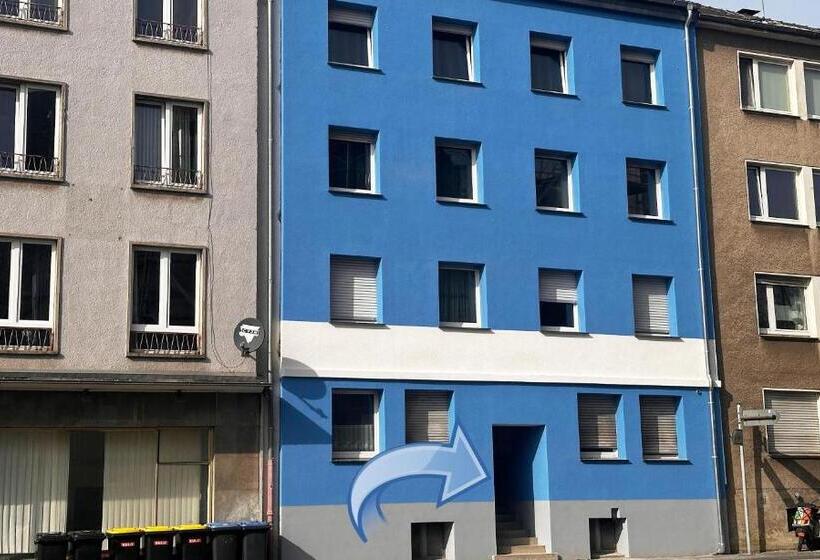 # Vaz Apartments Sg01 02, Wlan,tv, Küche, 2 X Balkone, Nahe Zentrum