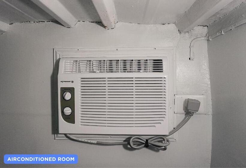 הוסטל Dickem S Transient House