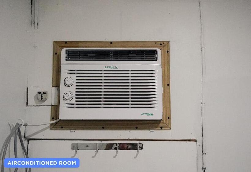 הוסטל Dickem S Transient House