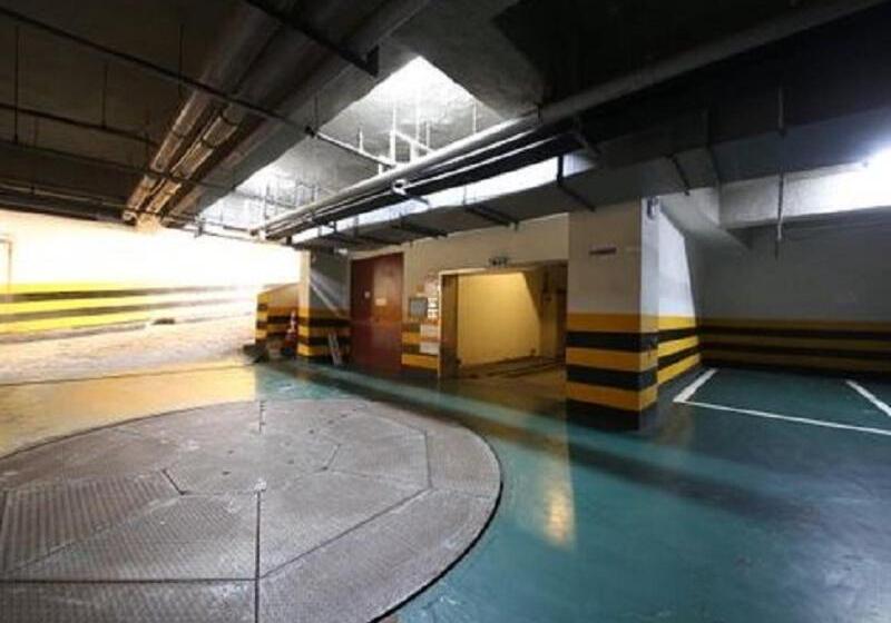 הוסטל Halla Guest House