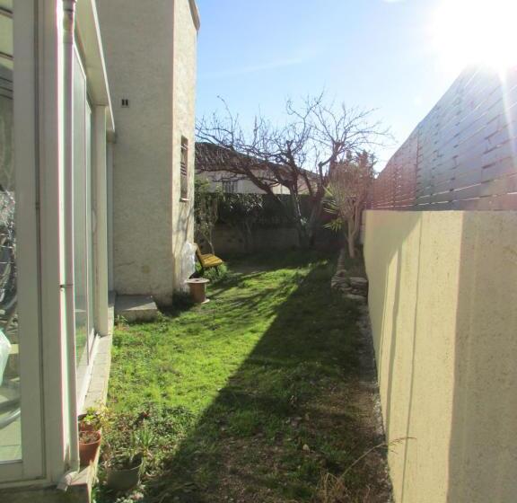 צימר Chambre Agréable Dans Une Maison Avec Un Grand Lit