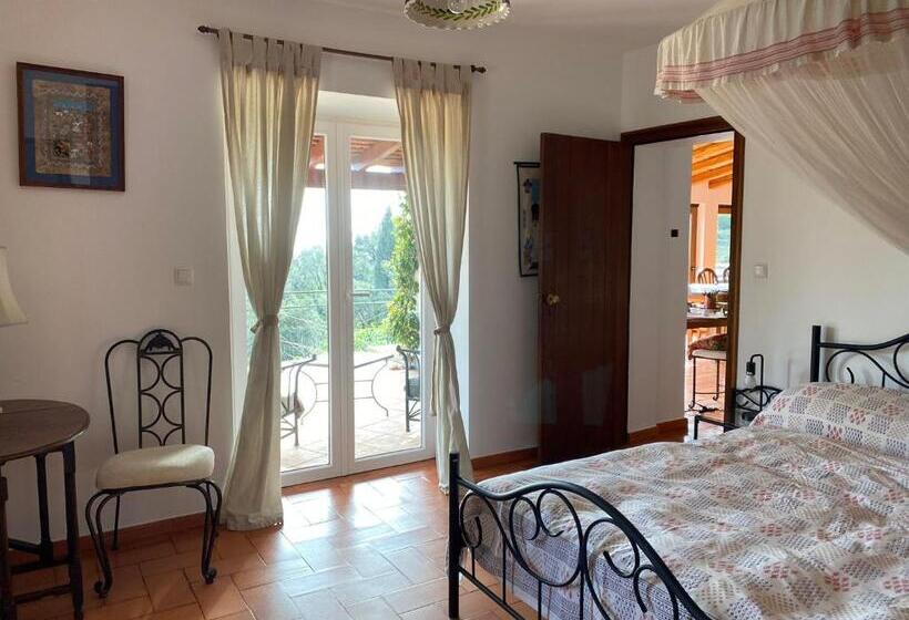 مبيت وإفطار Corgos Flores