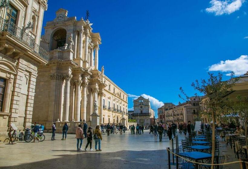 ベッドアンドブレックファースト La Borgata Rooms