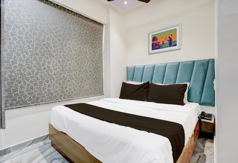 Collection O Hotel Gift Inn