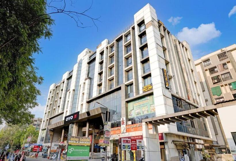 Collection O Hotel Gift Inn