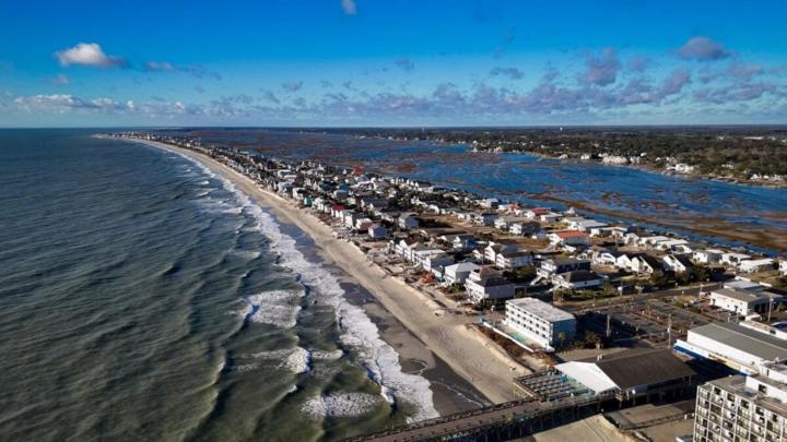 Exceptional Ocean Pier Pool Front 1 Br Condo