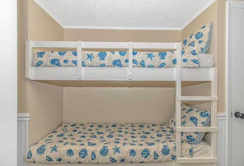 Exceptional Ocean Pier Pool Front 1 Br Condo