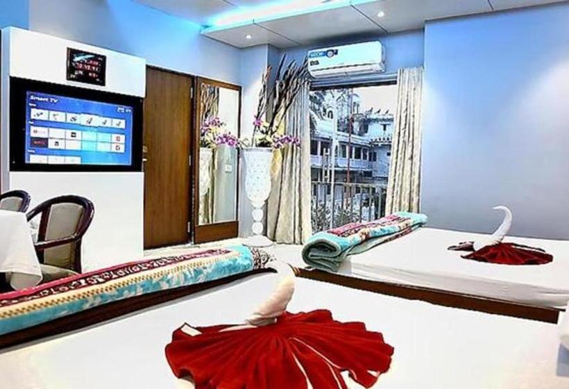 Fabhotel Prime Maya Palace