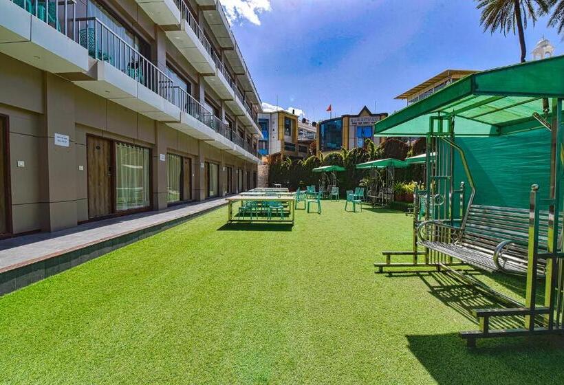 Fabhotel Prime Maya Palace