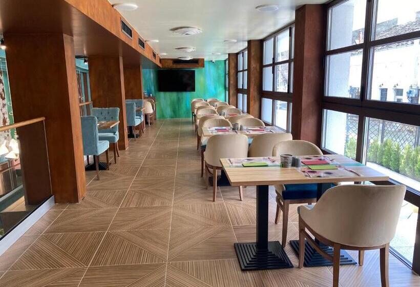 Hotel покрит мост