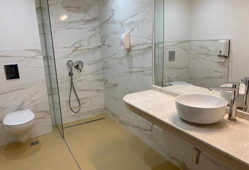 Hotel покрит мост