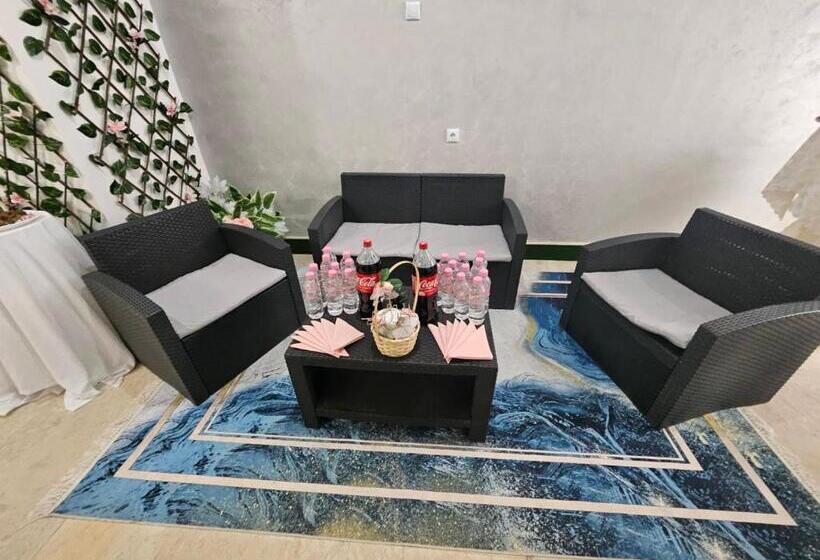 ホテル хотел приятели