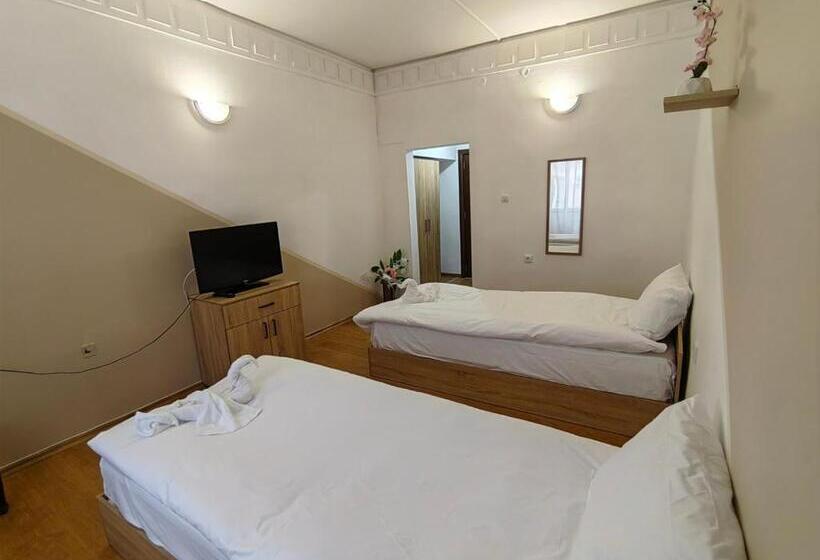 ホテル хотел приятели