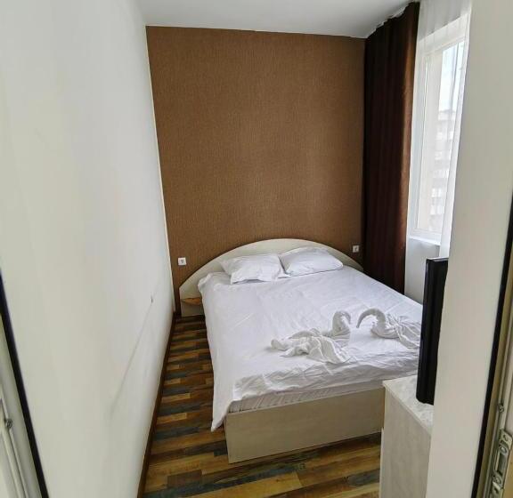 ホテル хотел приятели