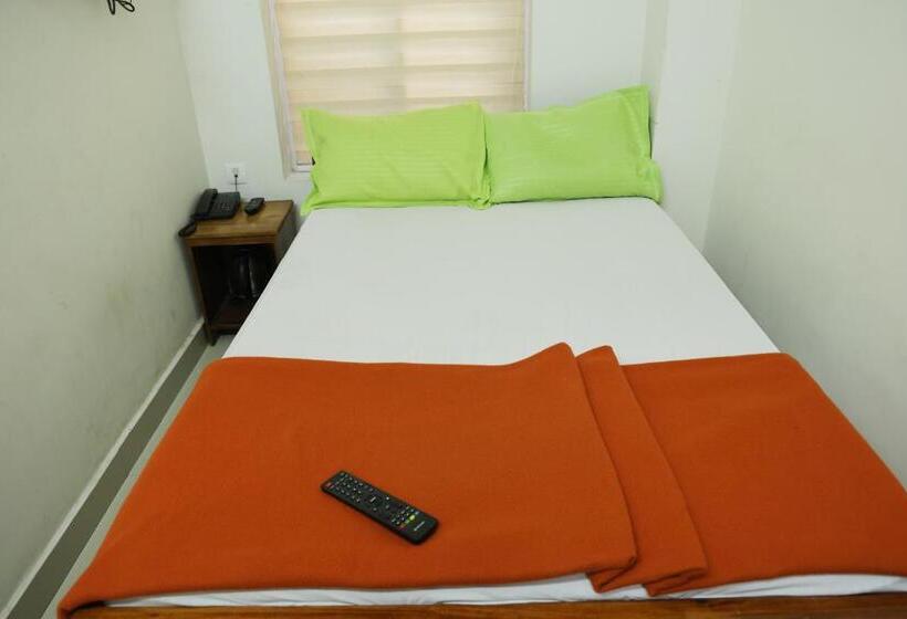 هتل Airport Cochin Royal Residency