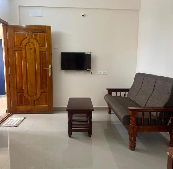 호텔 Aishwaryam Service Apartment
